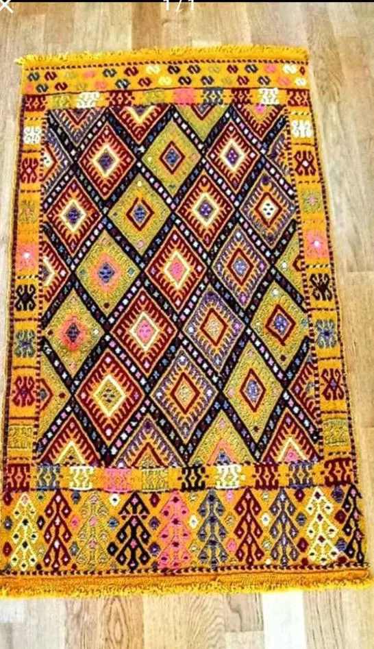 Renkli desenli dekoratif el dokuma kilim