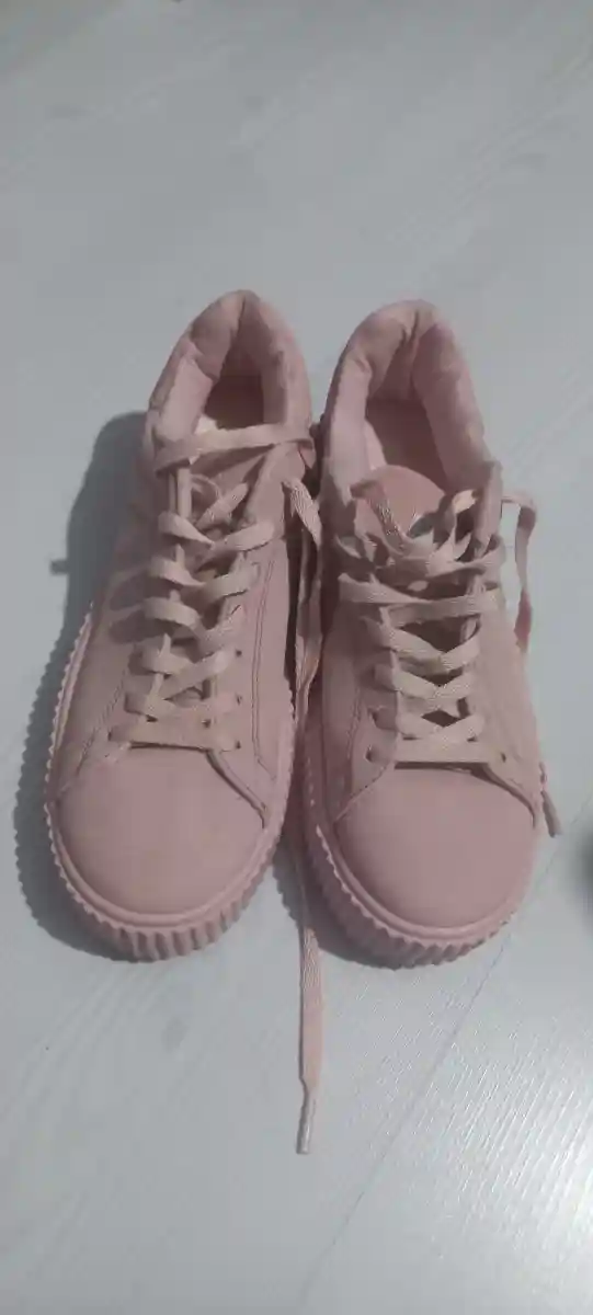 Pembe kadın spor ayakkabı