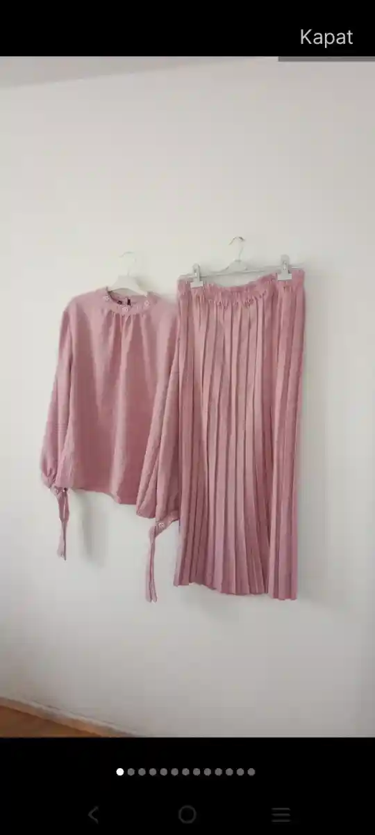 Pembe bluz ve etek takımı