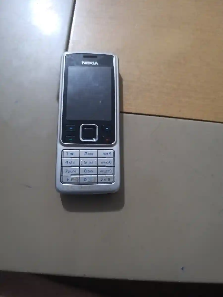 Nokia cep telefonu - beyaz