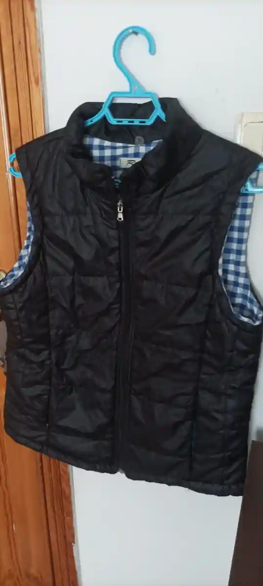 Siyah kışlık yelek