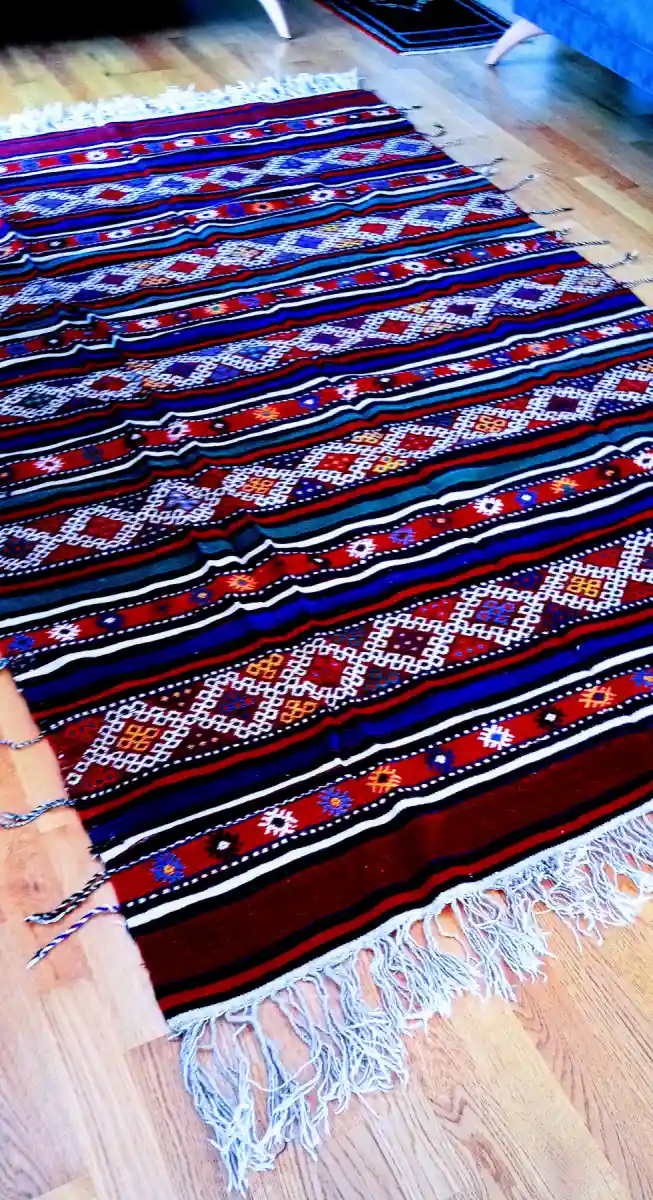 Renkli antika el dokuma yün kilim