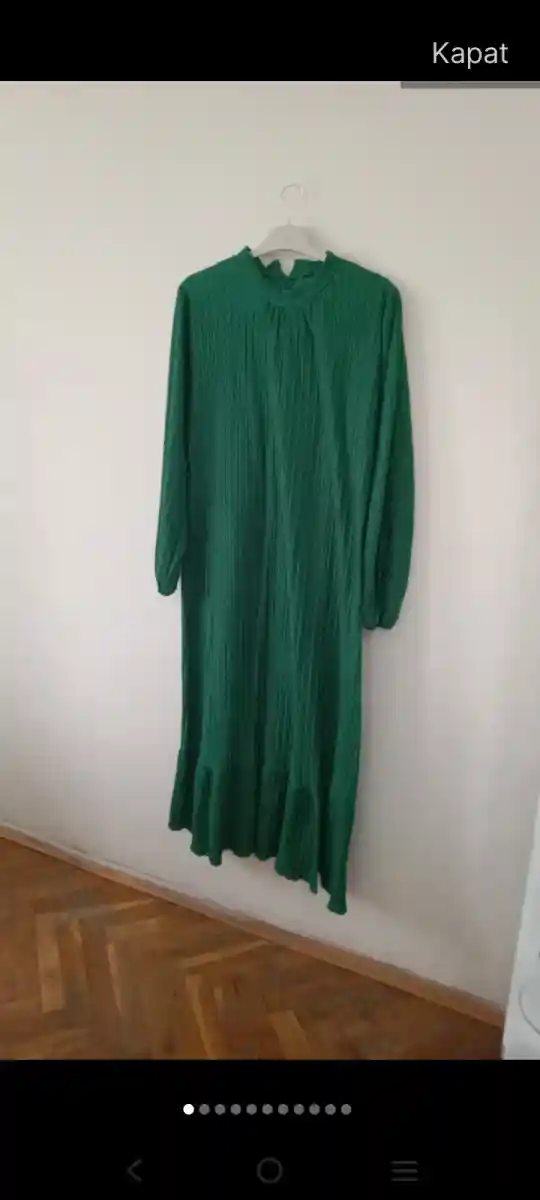 Yeşil renkli uzun elbise