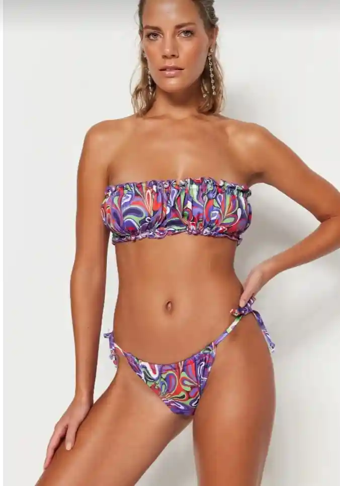Renkli desenli bikini altı