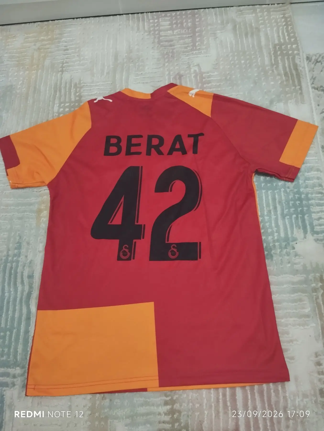 Galatasaray 42 numara forma m beden 1 2 kez kullanıldı
