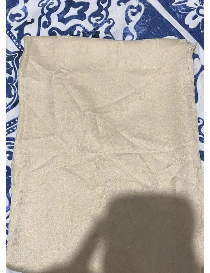 Bej renk şal
