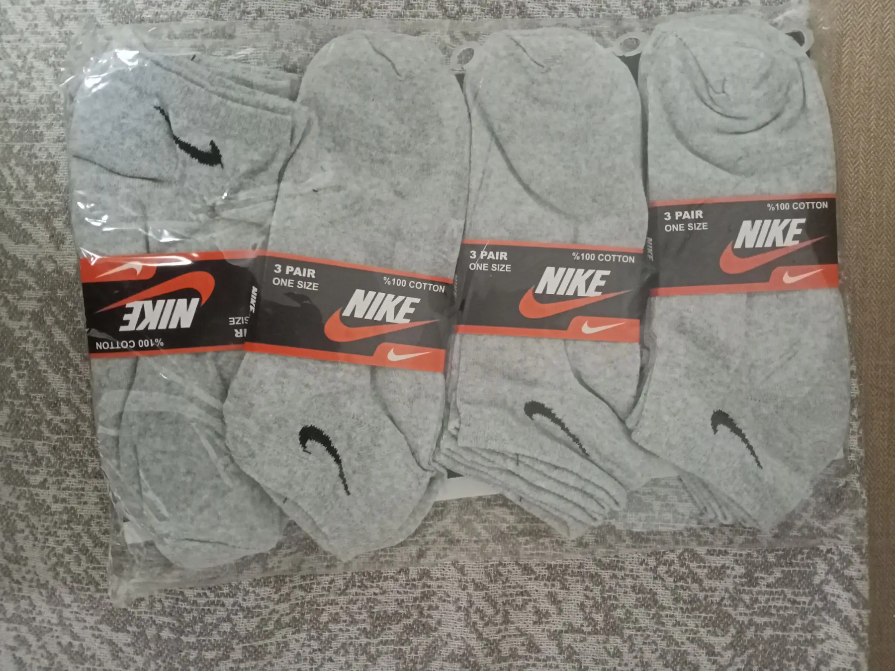Nike markalı 3'lü gri çorap paketi