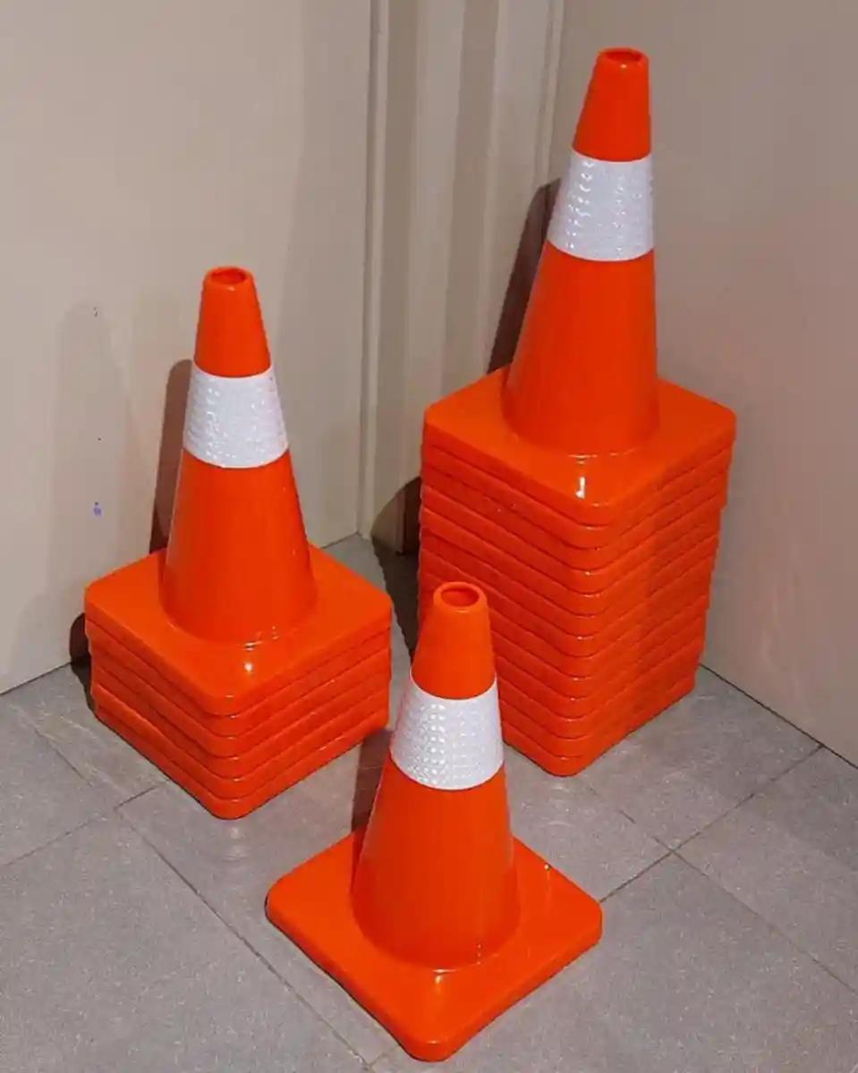 Turuncu trafik konisi seti