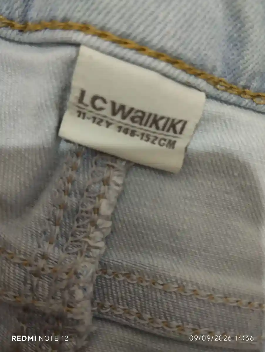 Lc waikiki çocuk pantolonu 11-12 yaş  için 1 2 kez kullanıldı