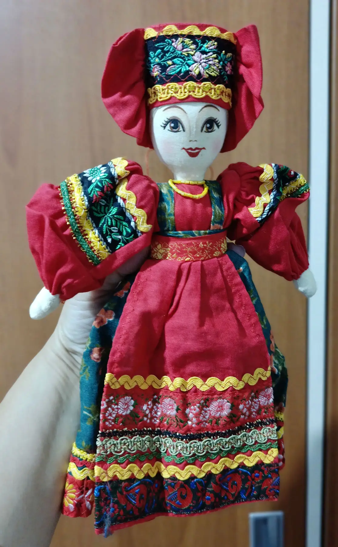 Geleneksel el yapımı bebek