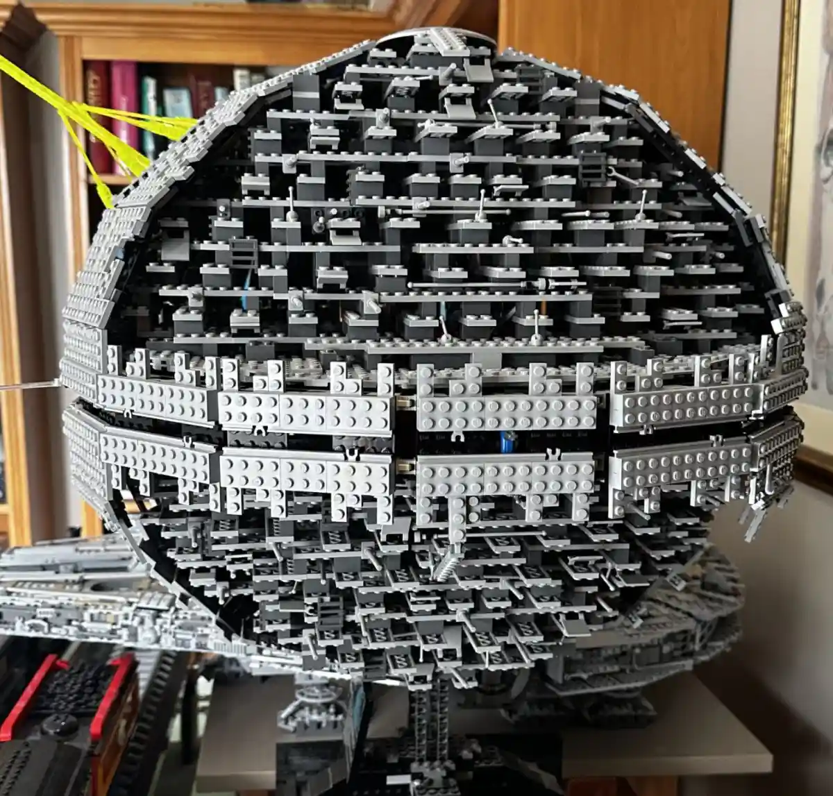 Detaylı lego uzay gemisi modeli ilan görseli