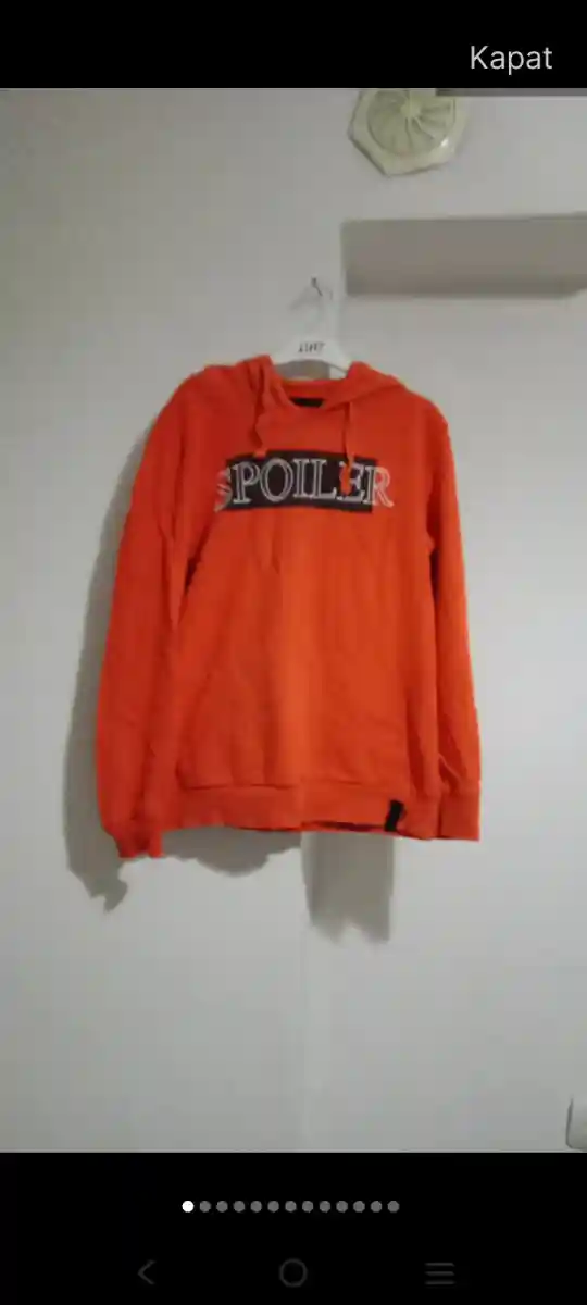Turuncu kapüşonlu sweatshirt