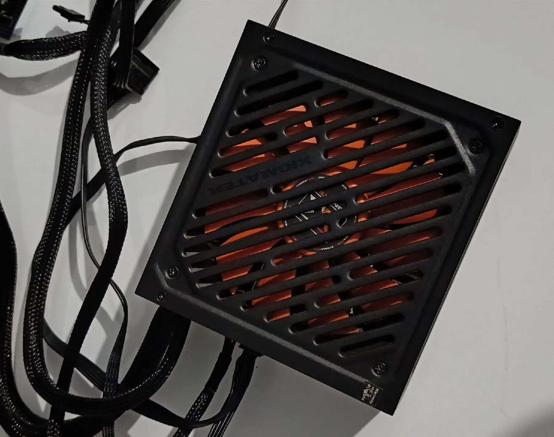 Tauro 600w 80 plus power supply