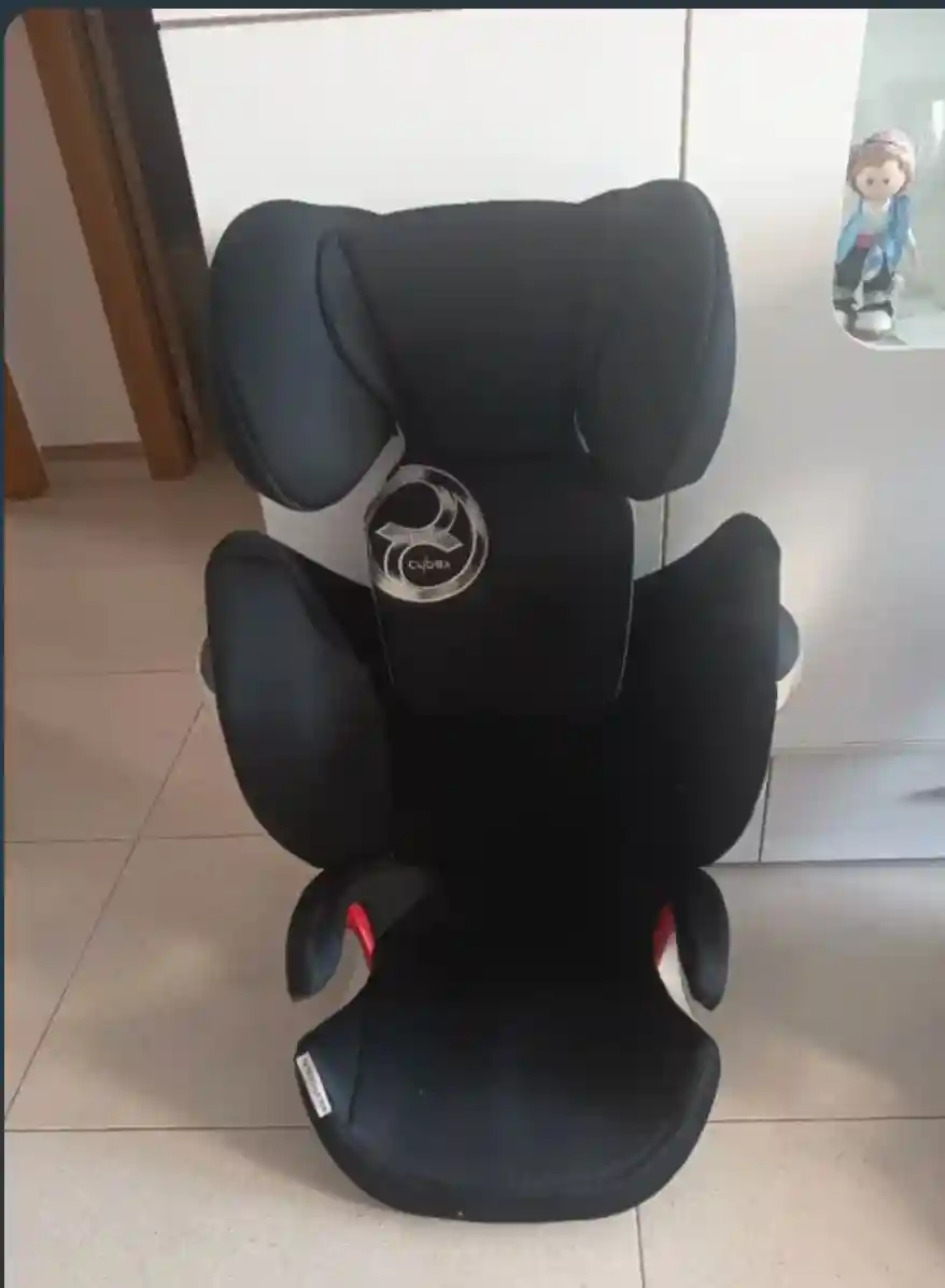 Konforlu çocuk oto koltuğu