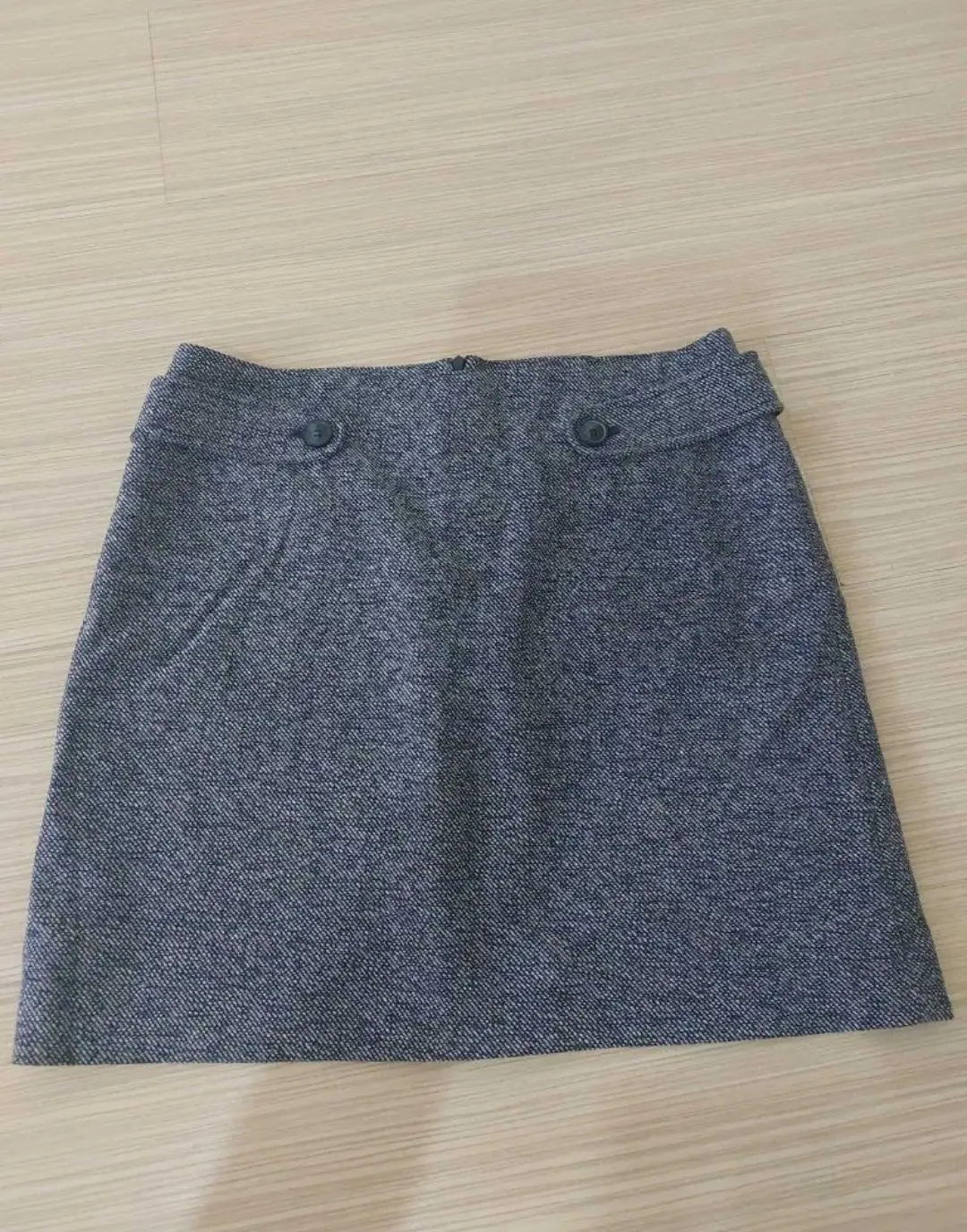 Kısa koyu gri etek