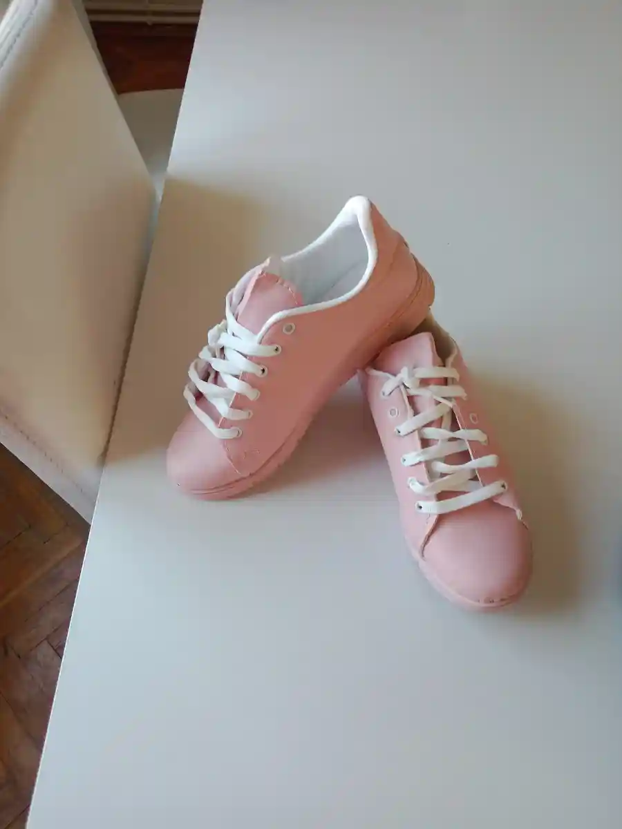 Pembe kadın spor ayakkabı