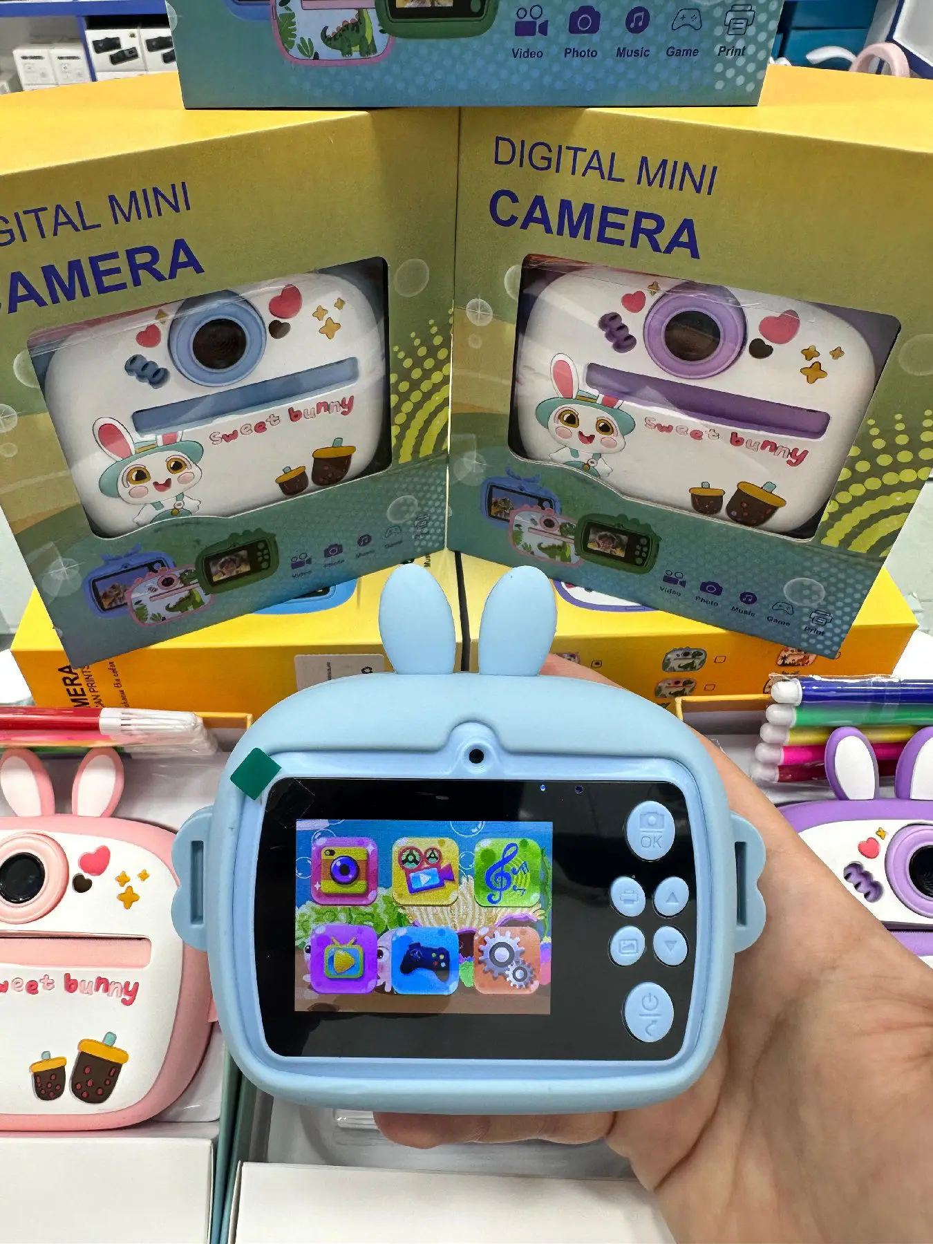 Mavi kulaklı dijital mini kamera