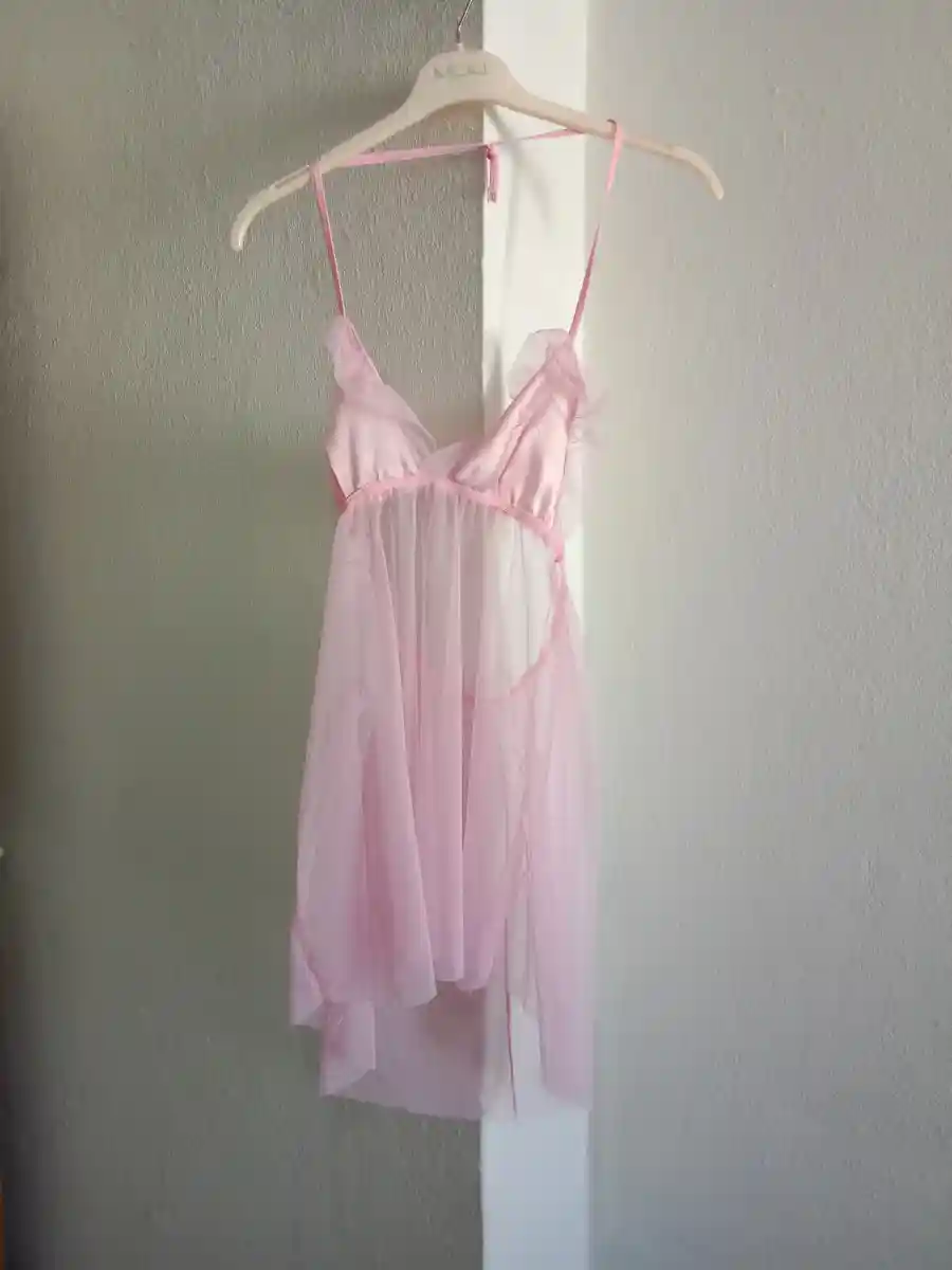Pembe şifon gecelik