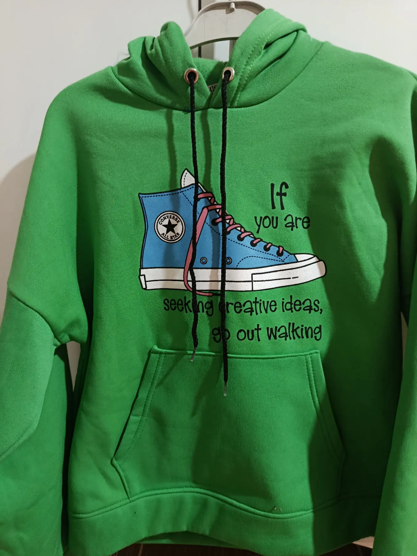Yeşil kapüşonlu sweatshirt - converse tasarımı