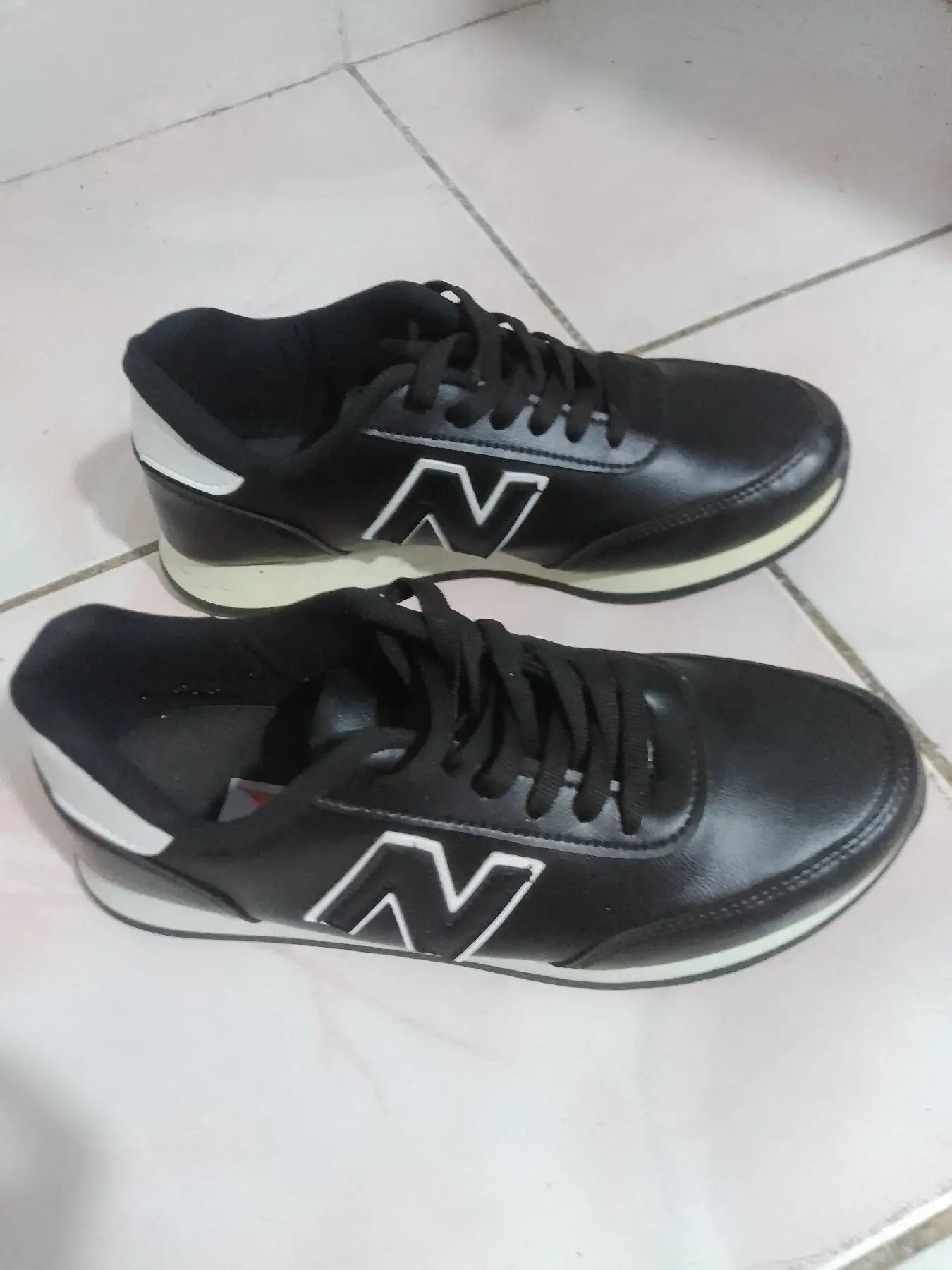 New balance siyah spor ayakkabı