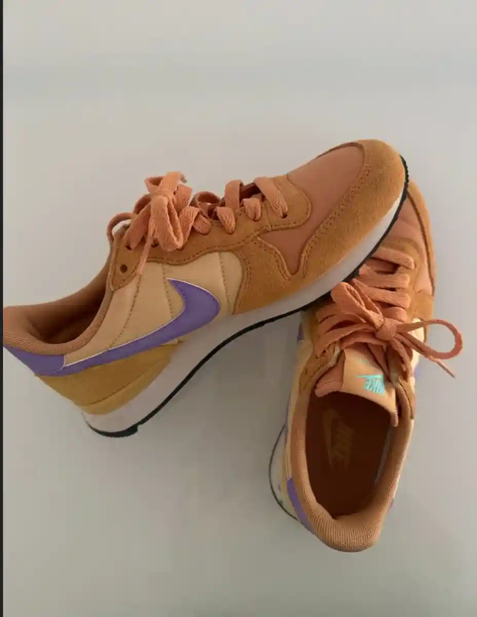 Turuncu nike spor ayakkabı
