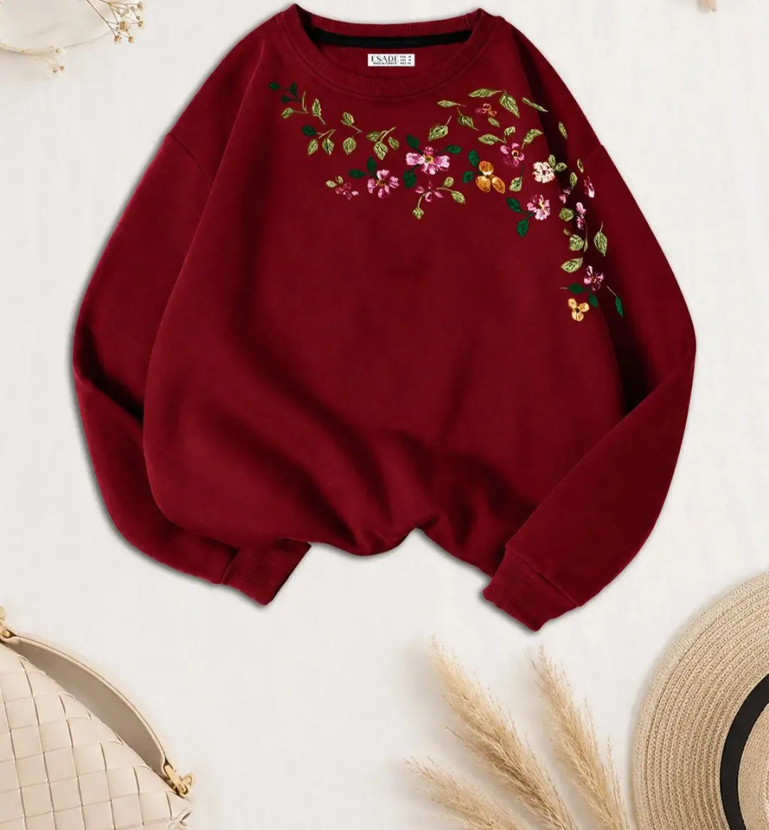 çiçek desenli kırmızı sweatshirt