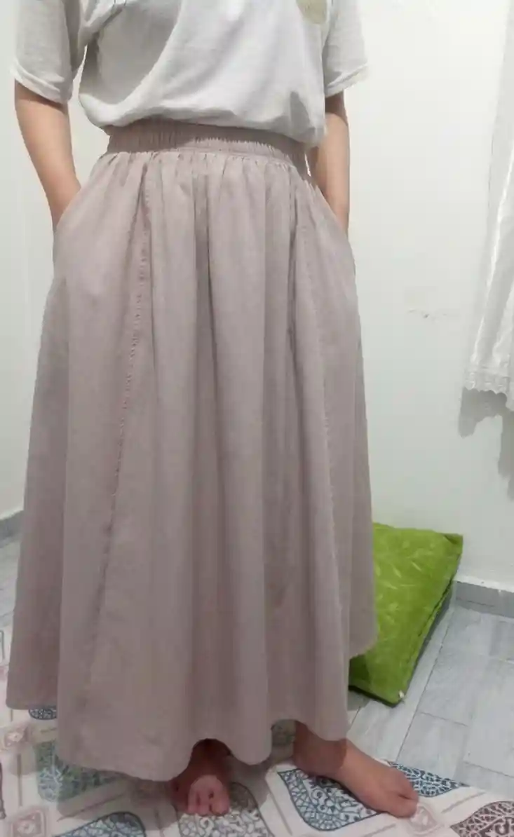 Poplin kumaşlı cepli bej  etek