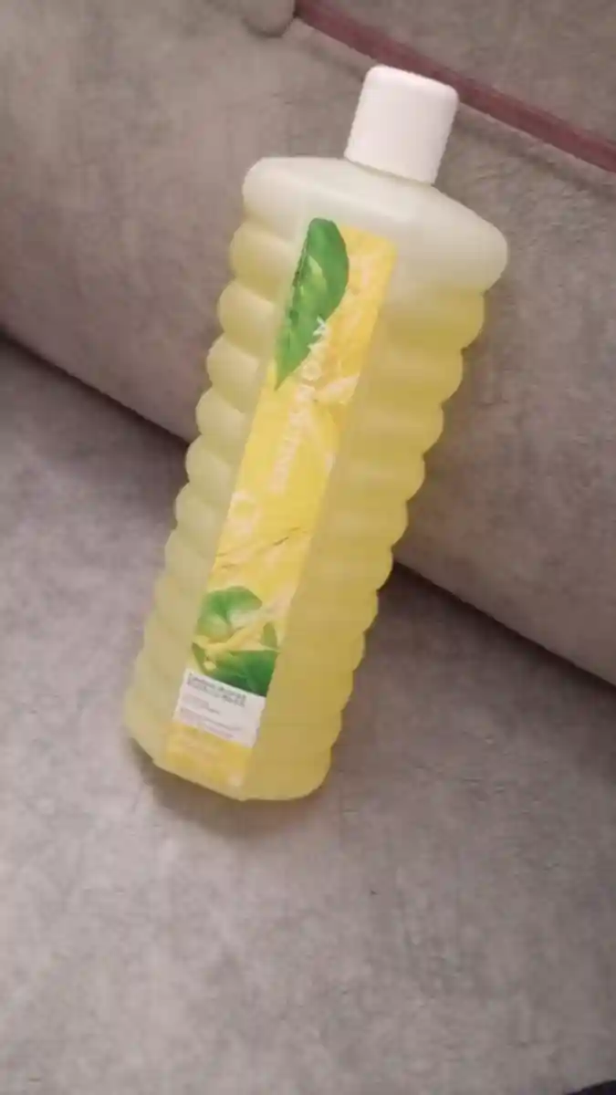 Limonlu ve fesleğen kokulu bir litrelik duş jeli