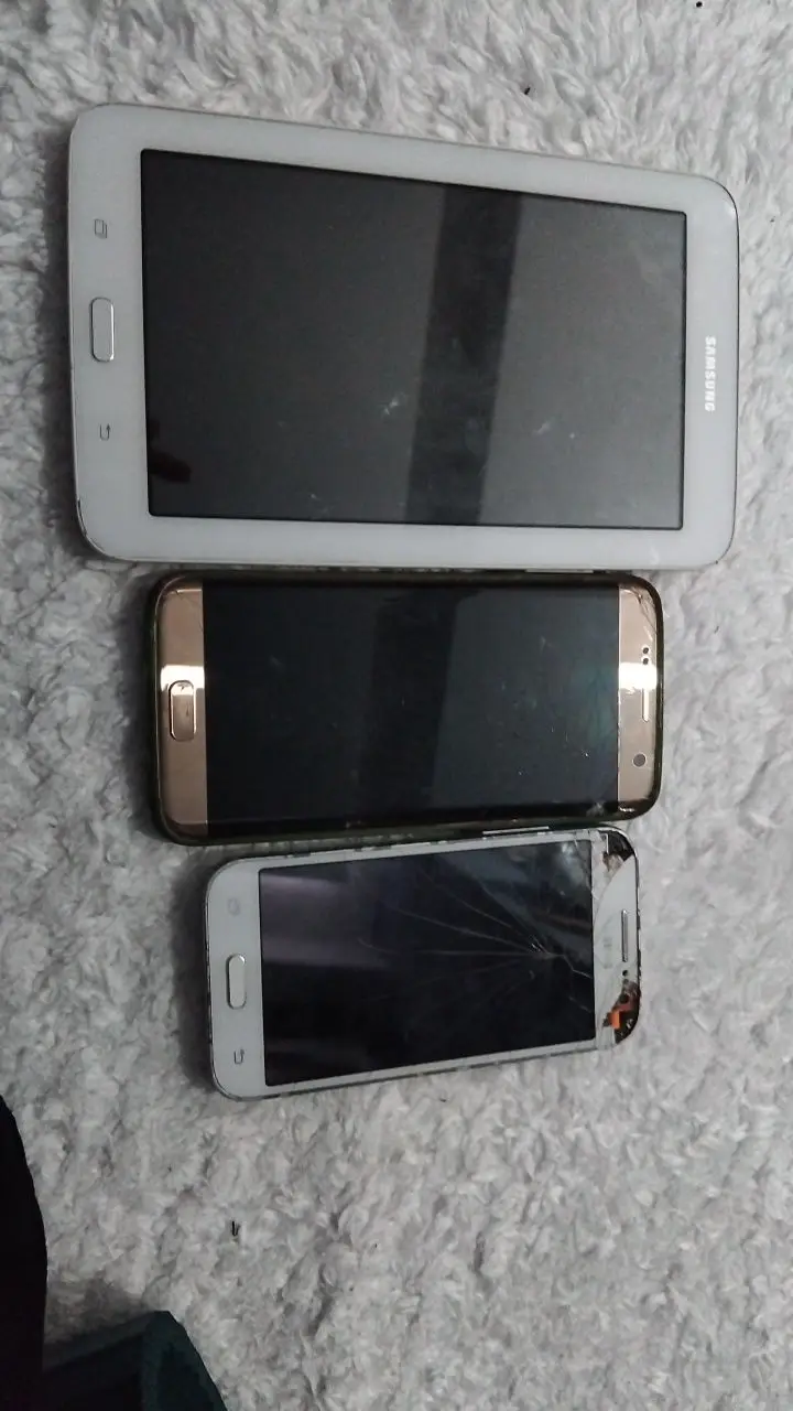 üçlü akıllı telefon ve tablet seti