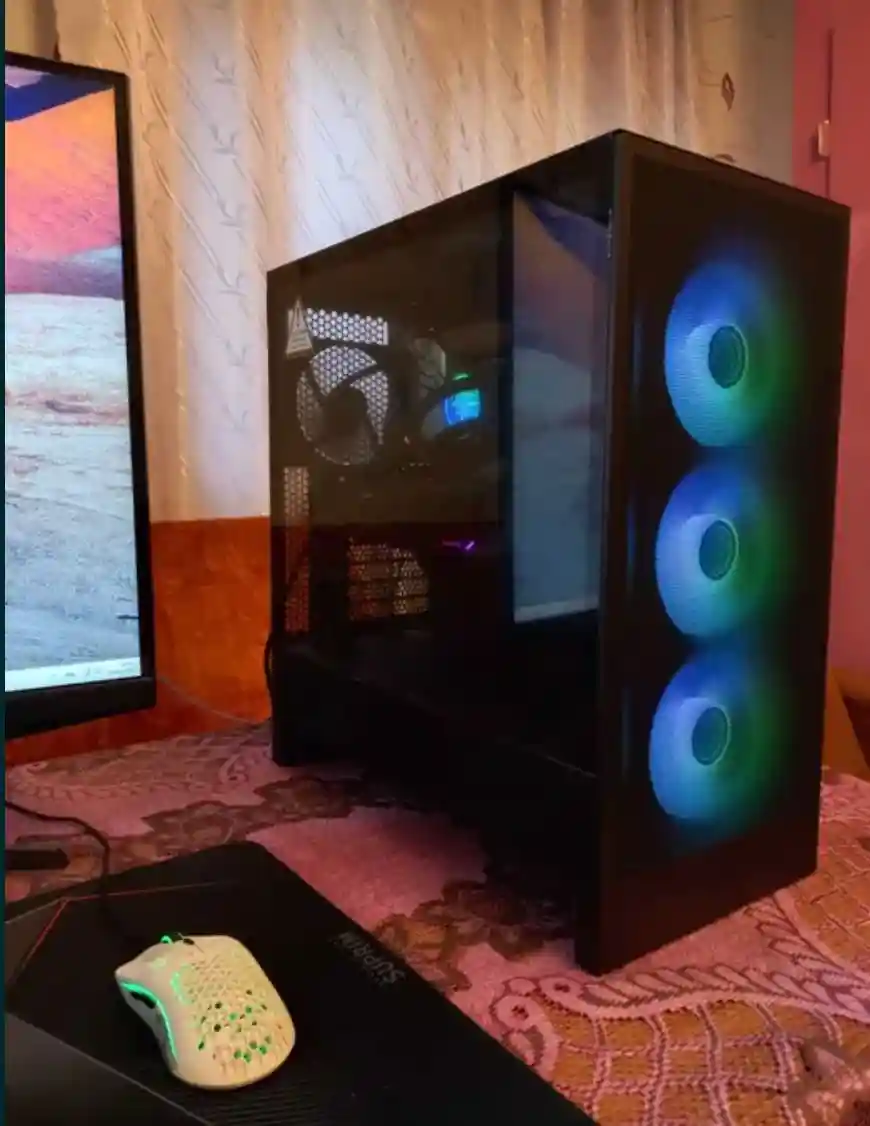 Rgb aydınlatmalı bilgisayar kasası
