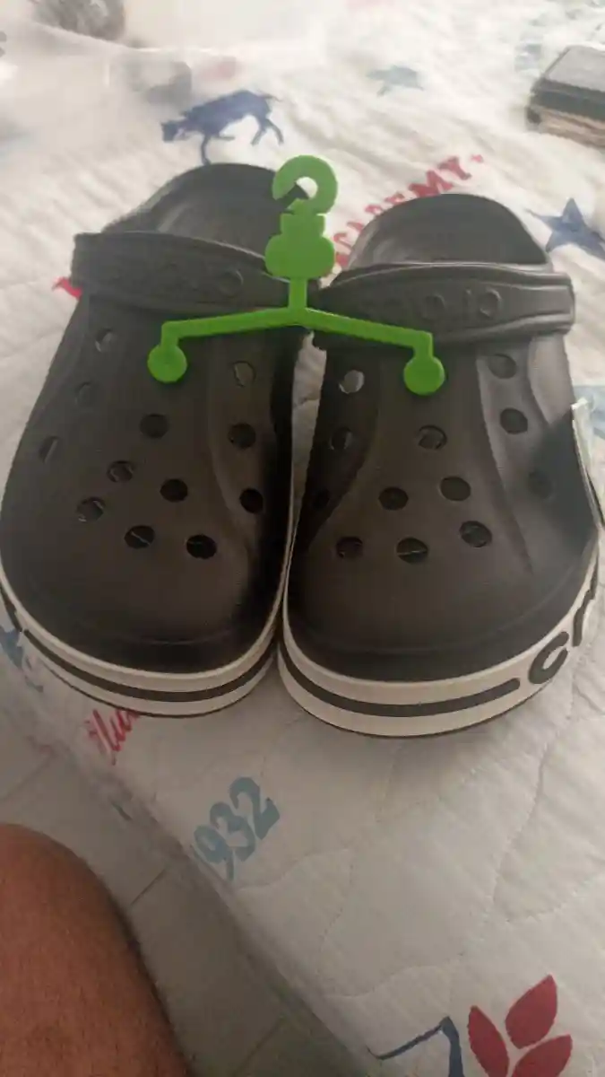 Siyah crocs terlik 42 numara orijinal ürün olup hiç kullanılmamış sıfır