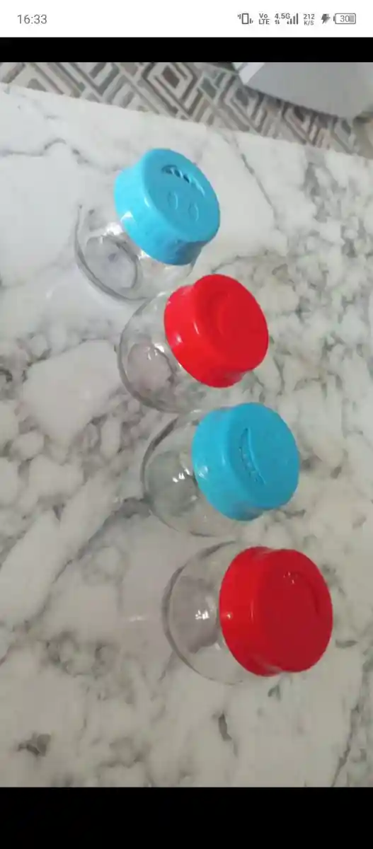 Renkli kapaklı cam kavanoz ilan görseli