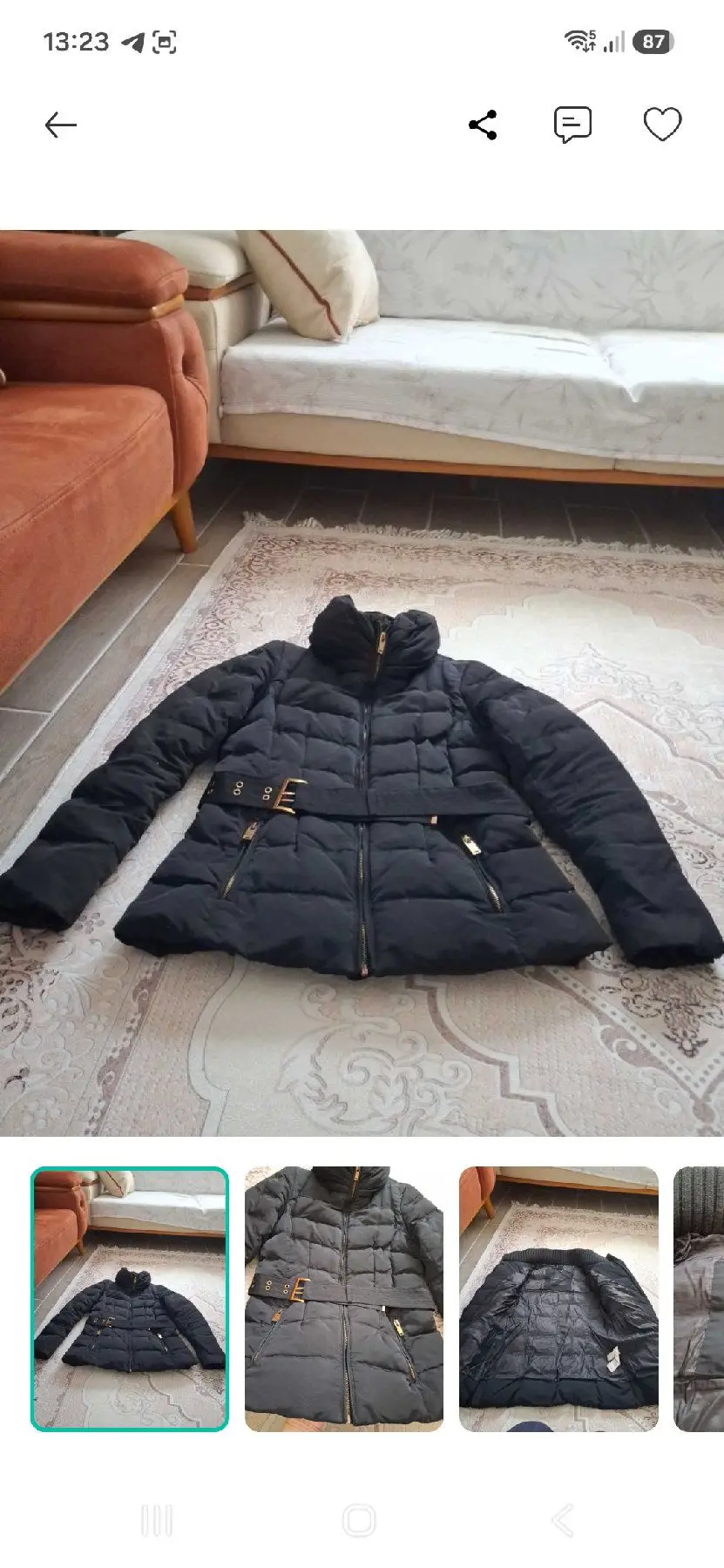 Siyah kapüşonlu kış kabanı