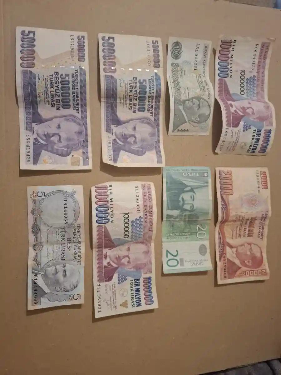 Farklı değerlerde türk lirası banknotlar