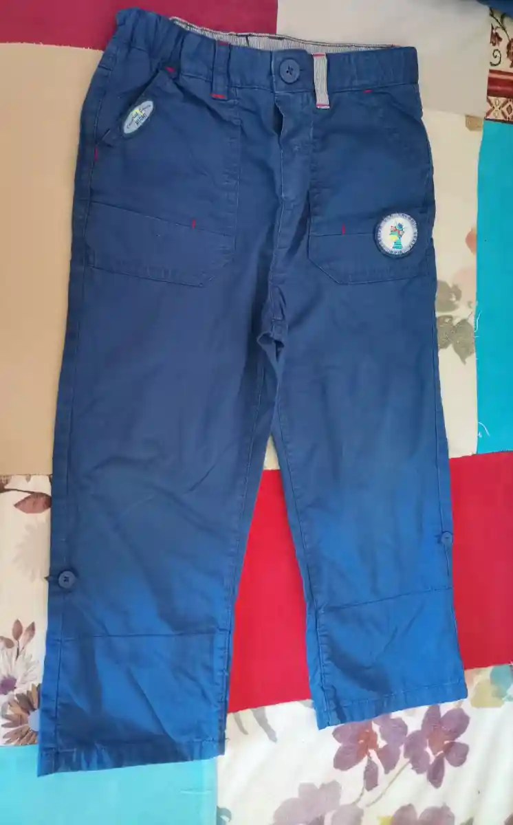 Mavi çocuk pantolon. 3.yaşiçin.. lcwaikiki