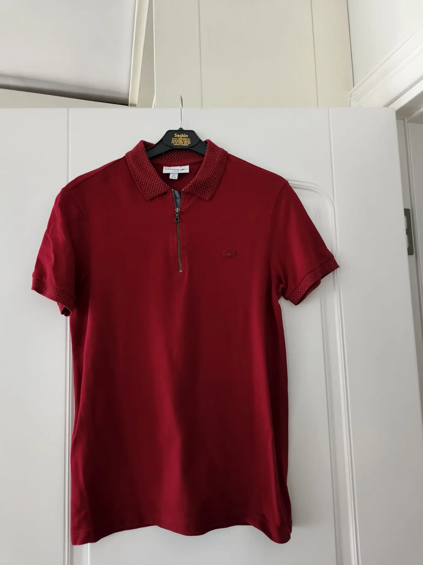Kırmızı kısa kollu polo tişört
