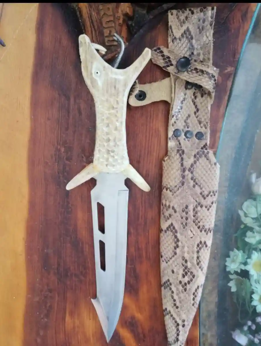 özel tasarım kemik işlemeli bıçak