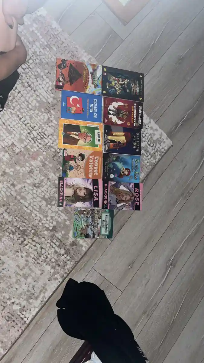 Farklı türlerde roman ve çocuk kitapları