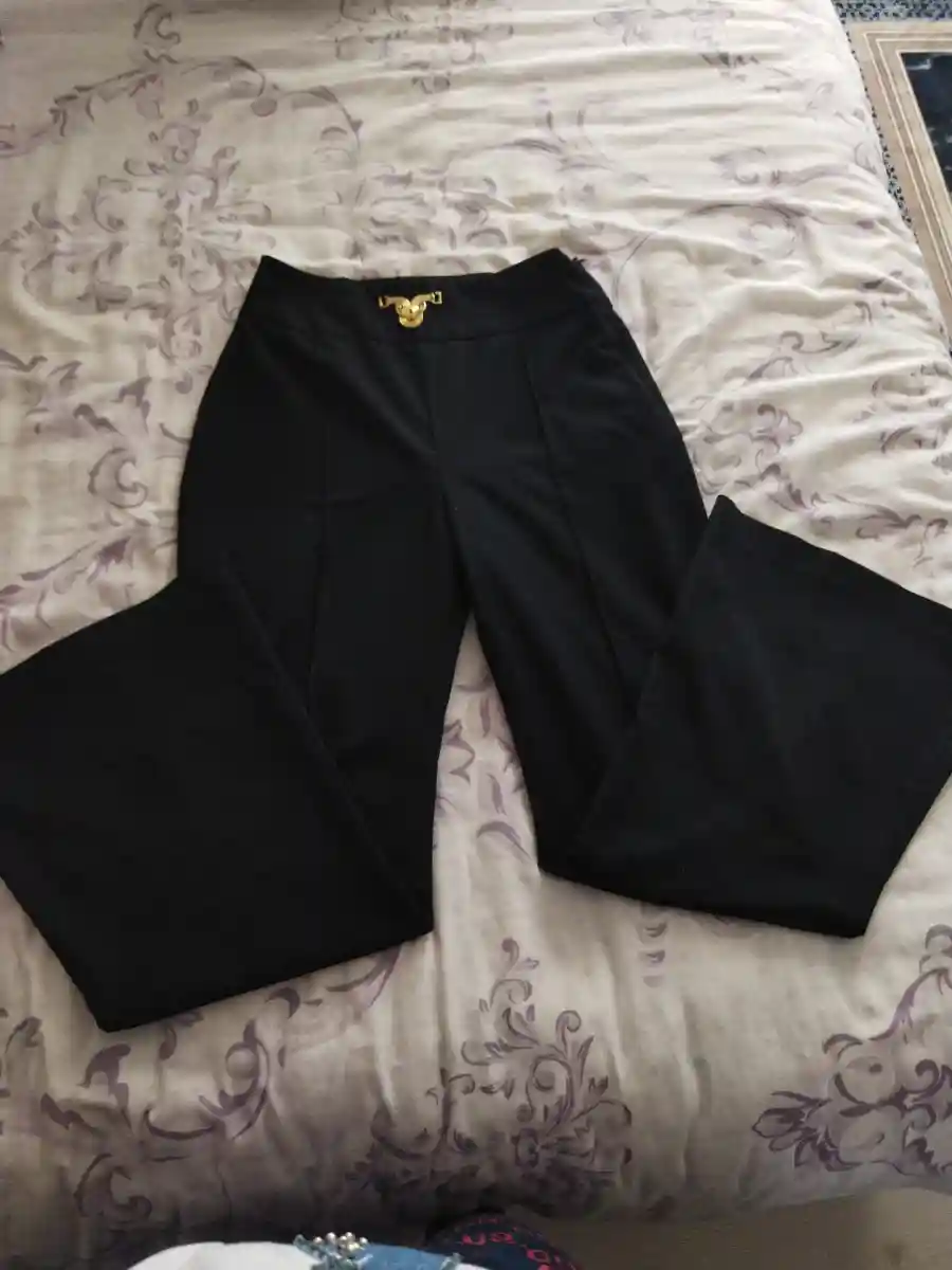 şık siyah geniş paça pantolon