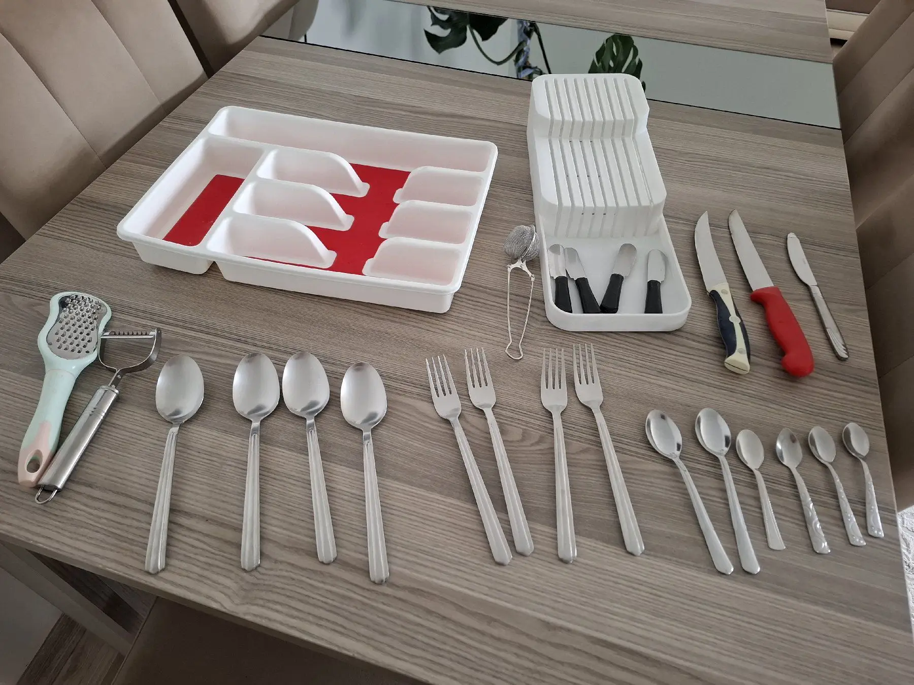 Mutfak i̇çin çatal bıçak, kaşık vs