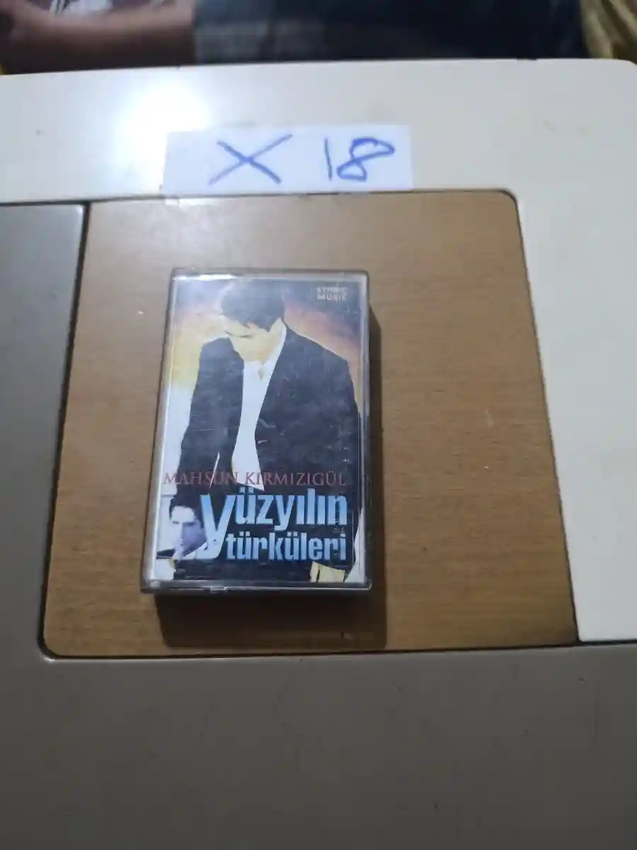Mahsun kırmızıgül - yüzyılın türküleri kaseti