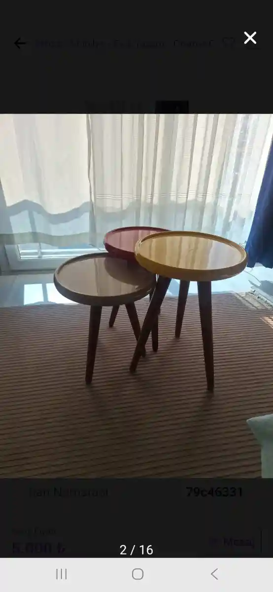 Renkli ahşap yan sehpalar seti