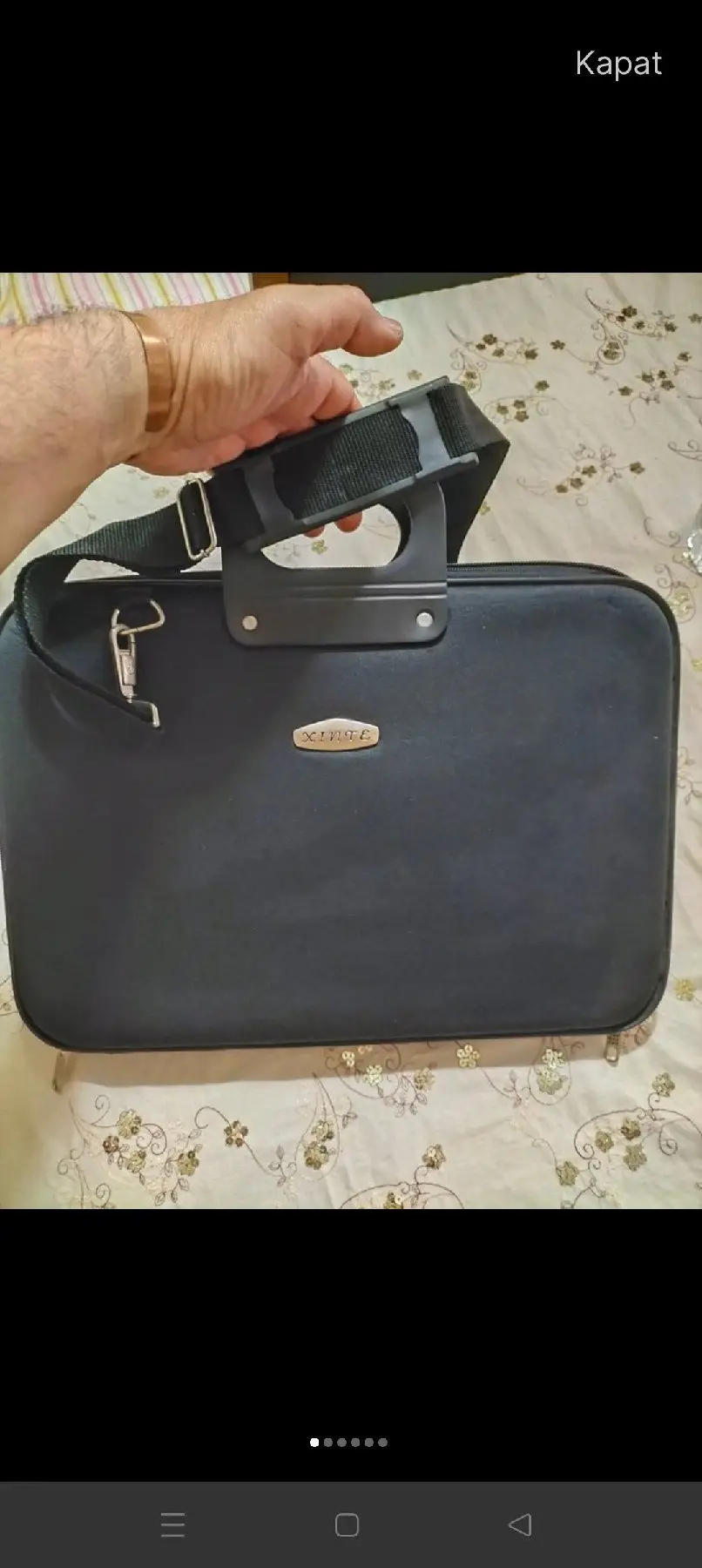 Siyah laptop çantası