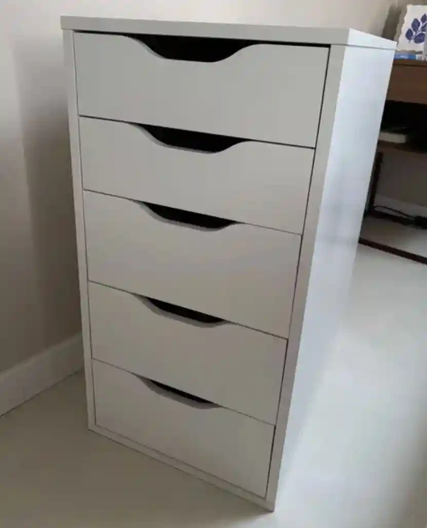 Modern beyaz şifonyer