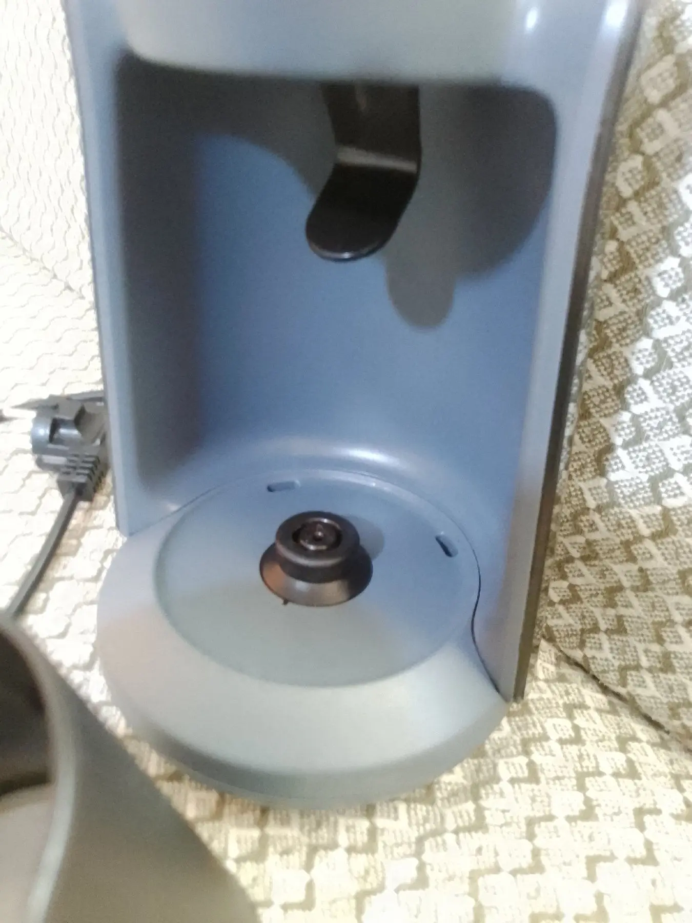 Kahve makinesi bir kaç kez kullanıldı garantili bir aylık ürün