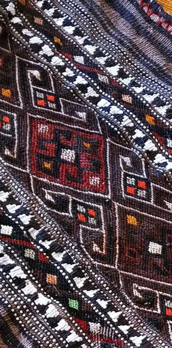 El dokuma kilim