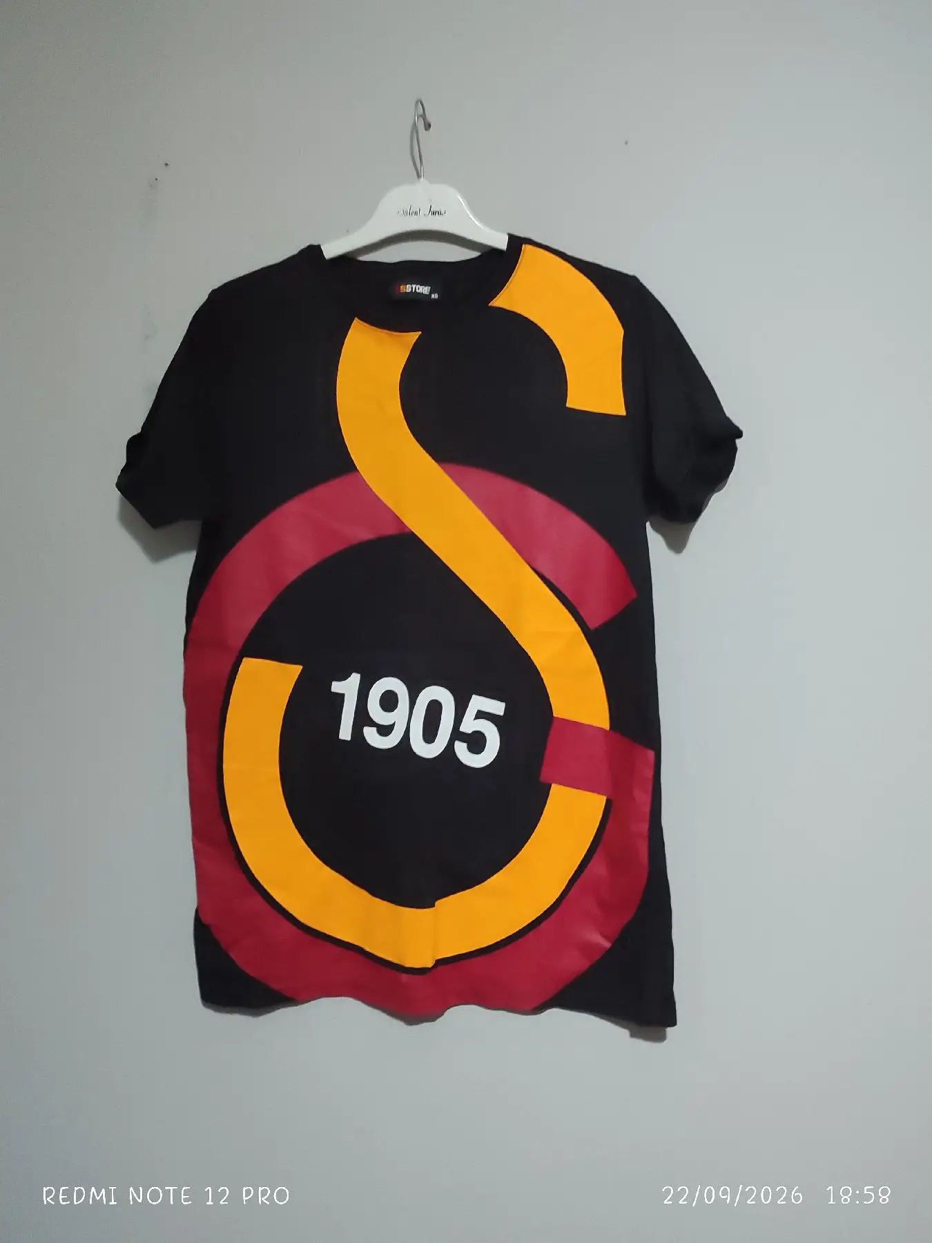 Galatasaray logolu siyah tişört