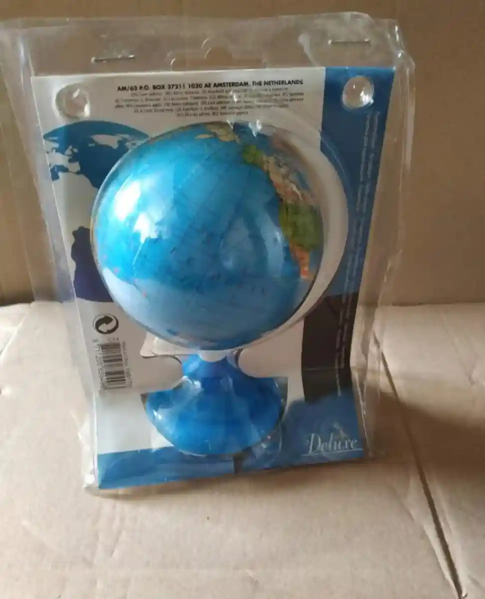 Mavi temalı dünya küresi