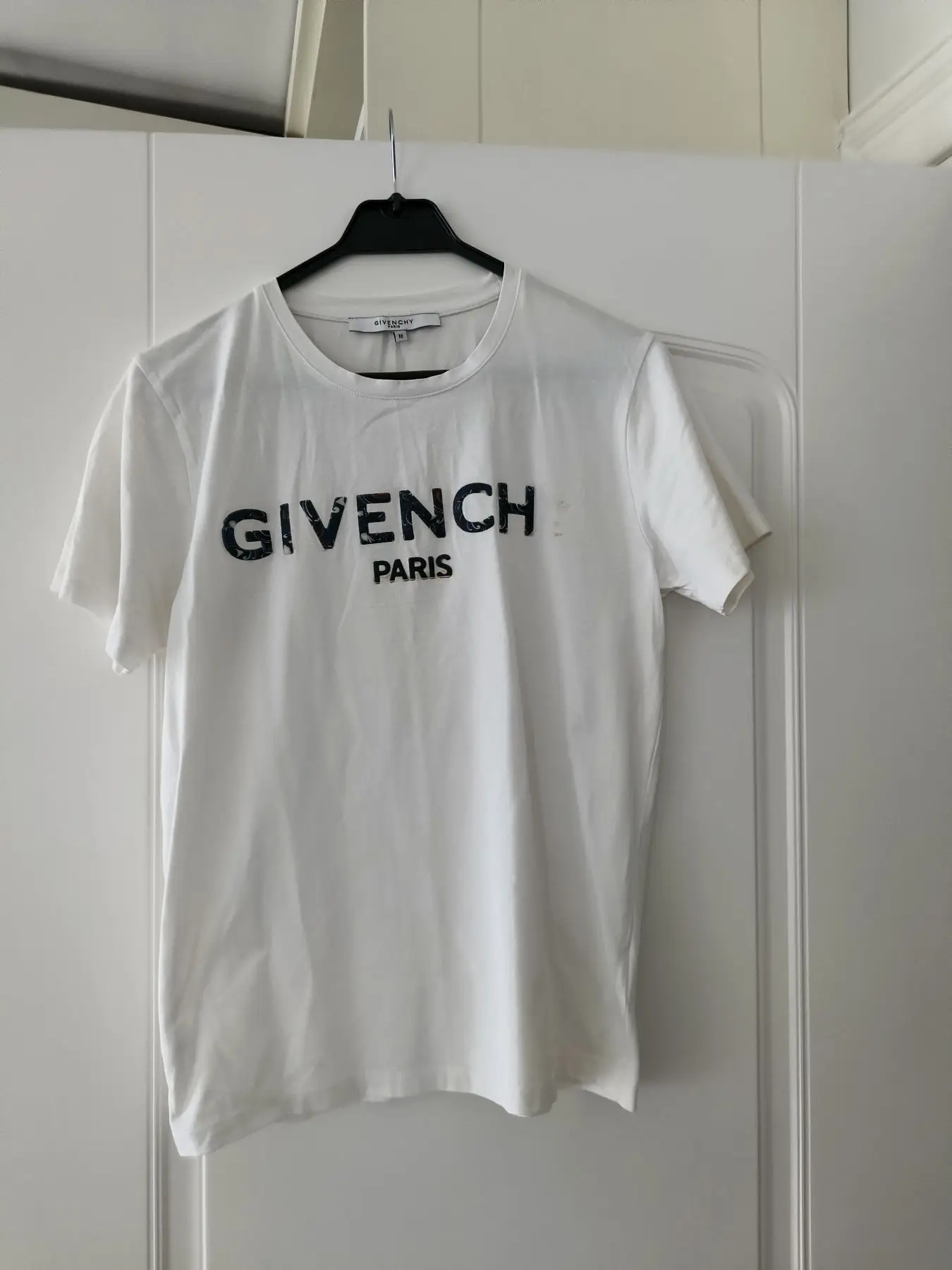 Givenchy beyaz erkek tişört (logoda kusurlu - uygun