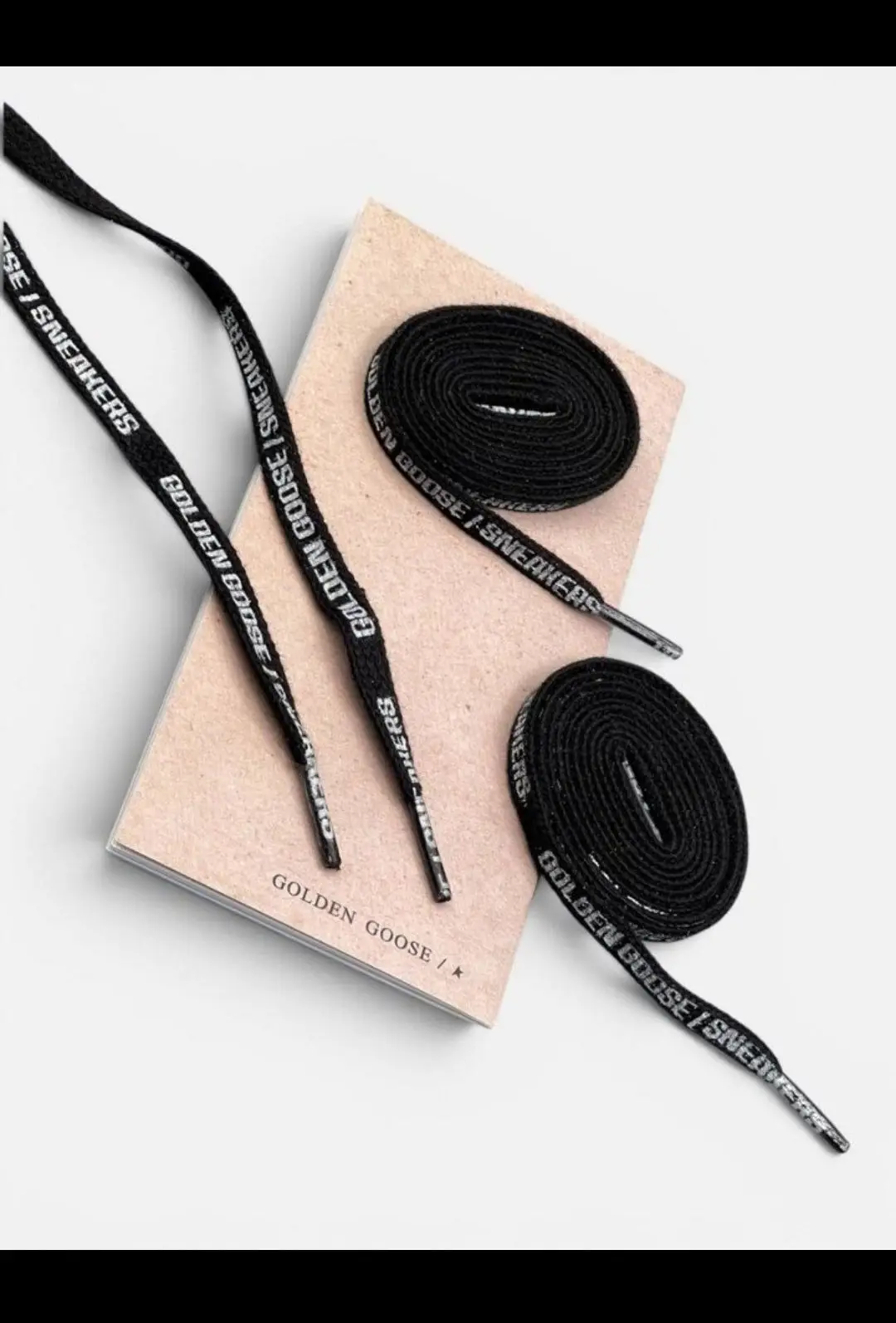 Golden goose siyah yazılı ayakkabı bağcığı